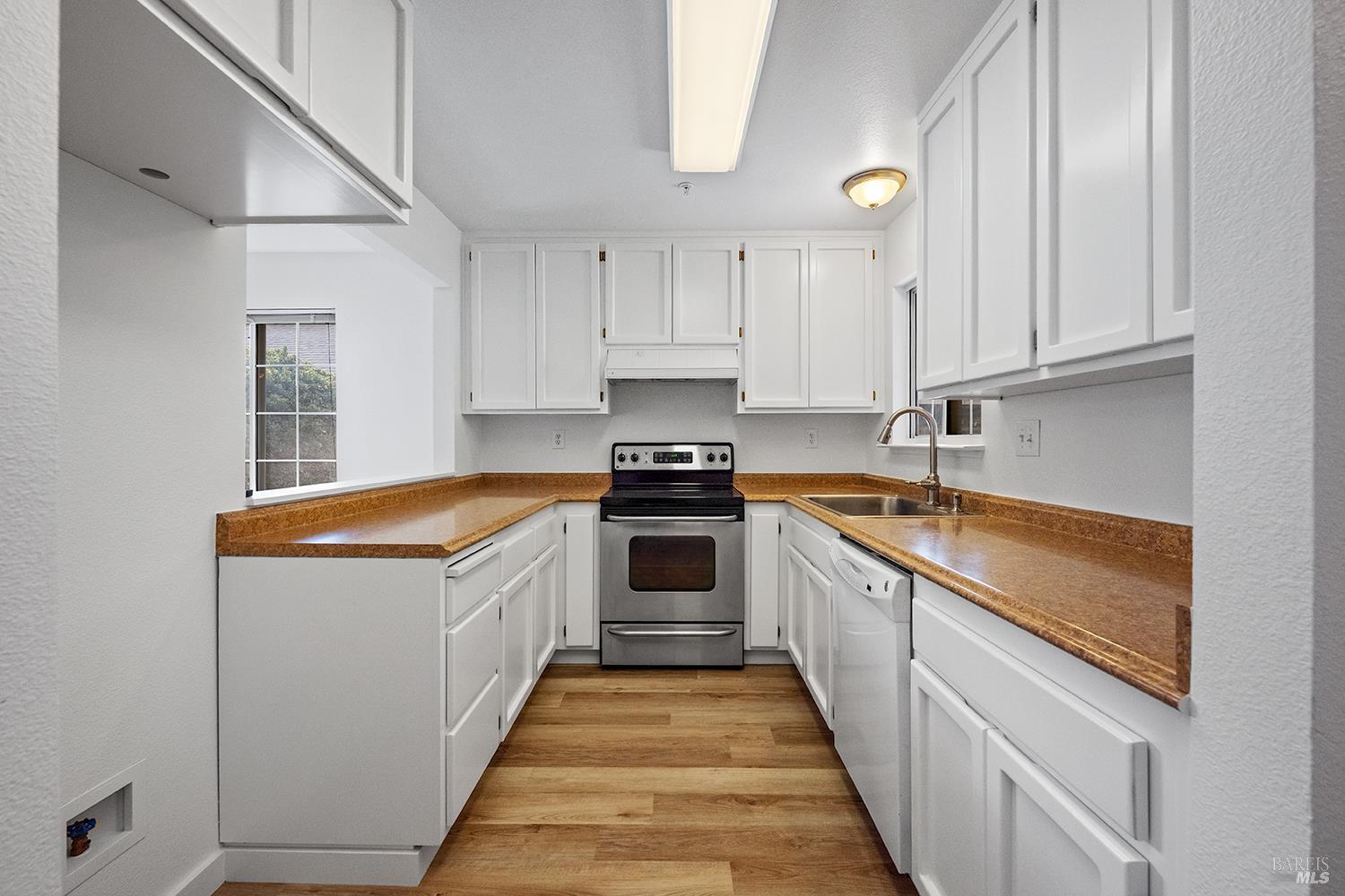 431-433 University St