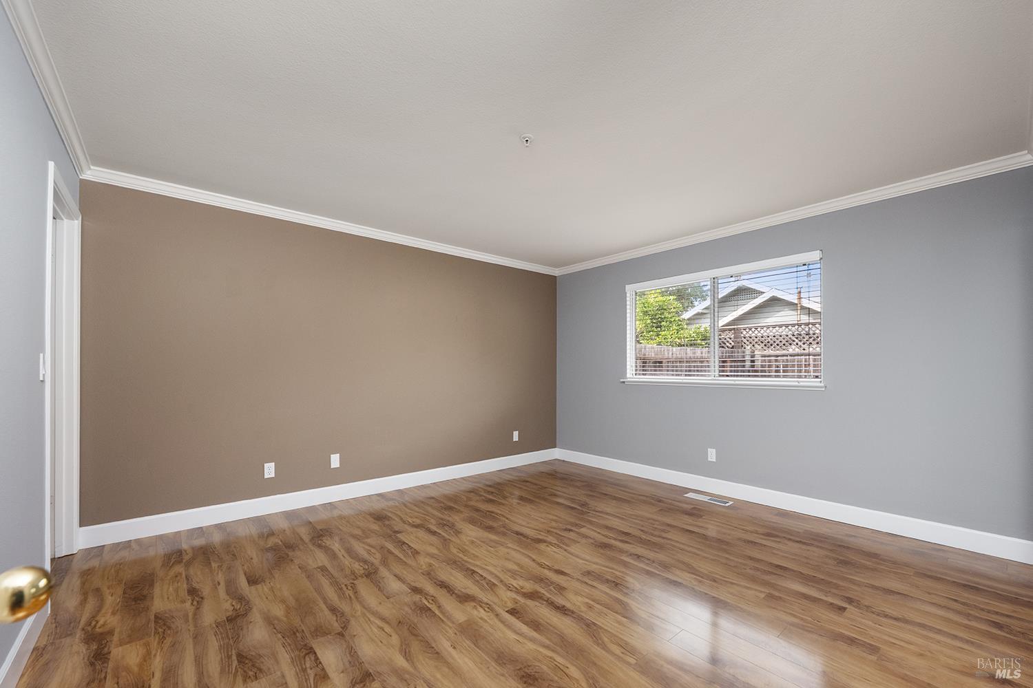 431-433 University St