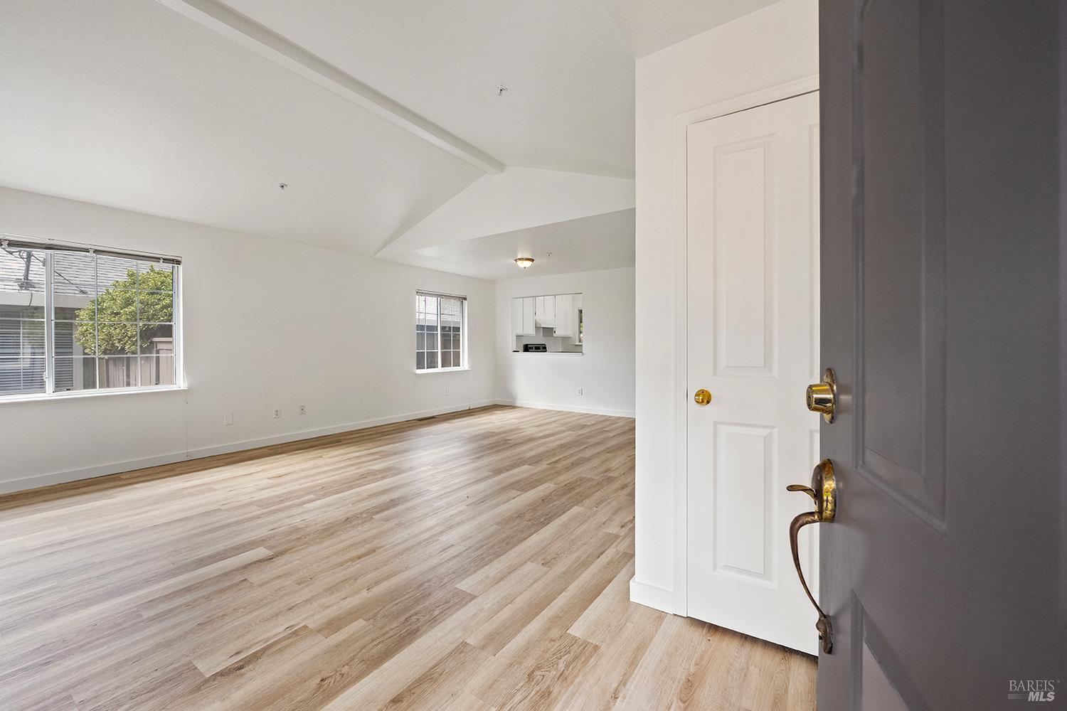 431-433 University St