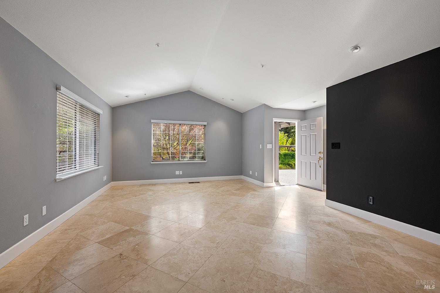 431-433 University St