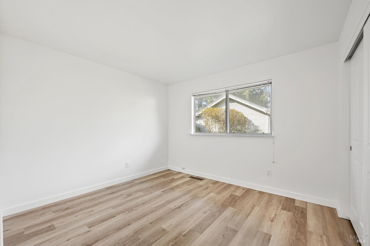 431-433 University St