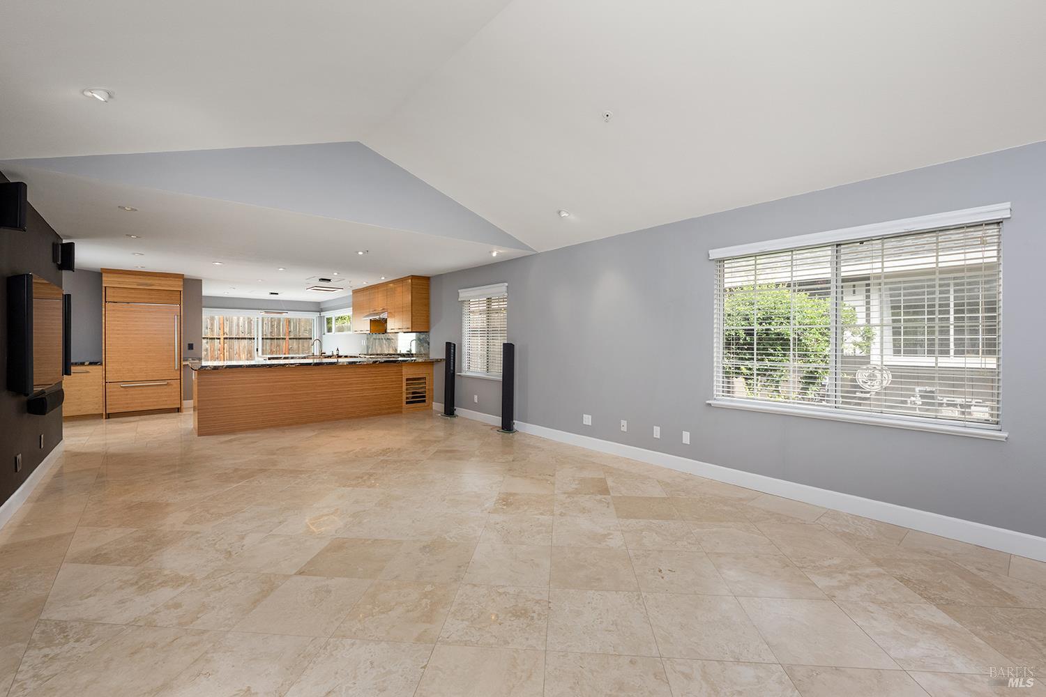 431-433 University St