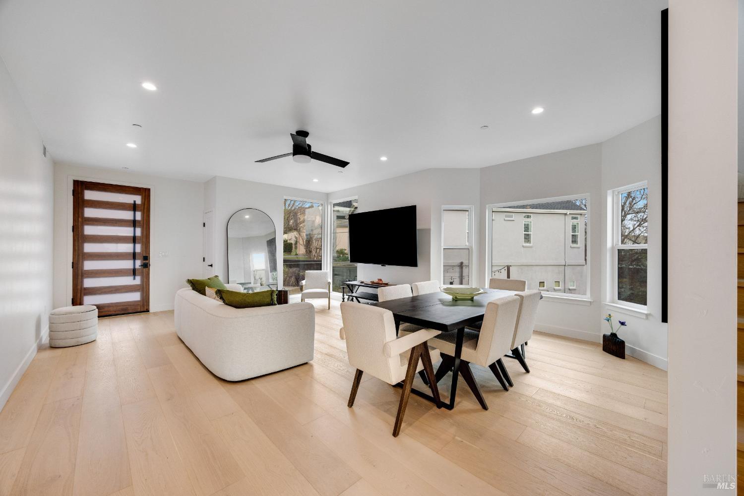 1966 Viewpointe Circle