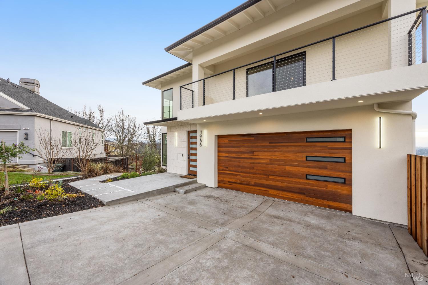 1966 Viewpointe Circle