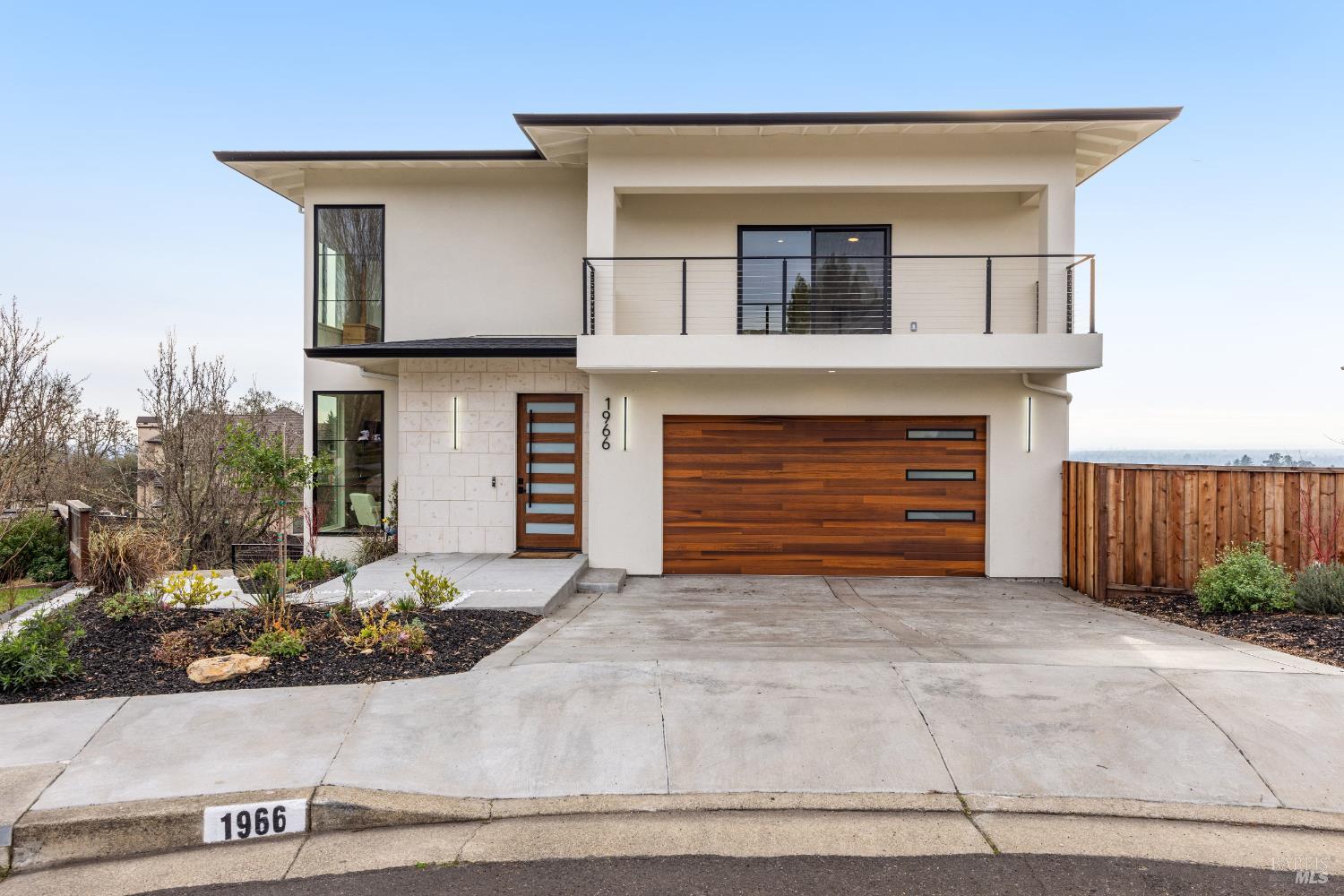 1966 Viewpointe Circle