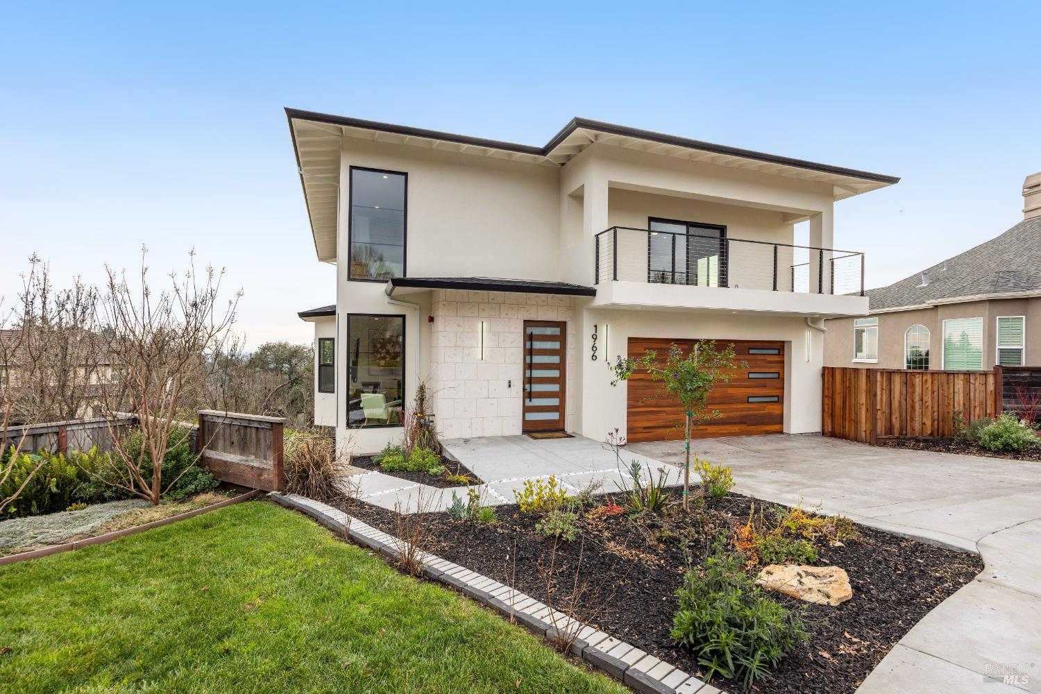 1966 Viewpointe Circle
