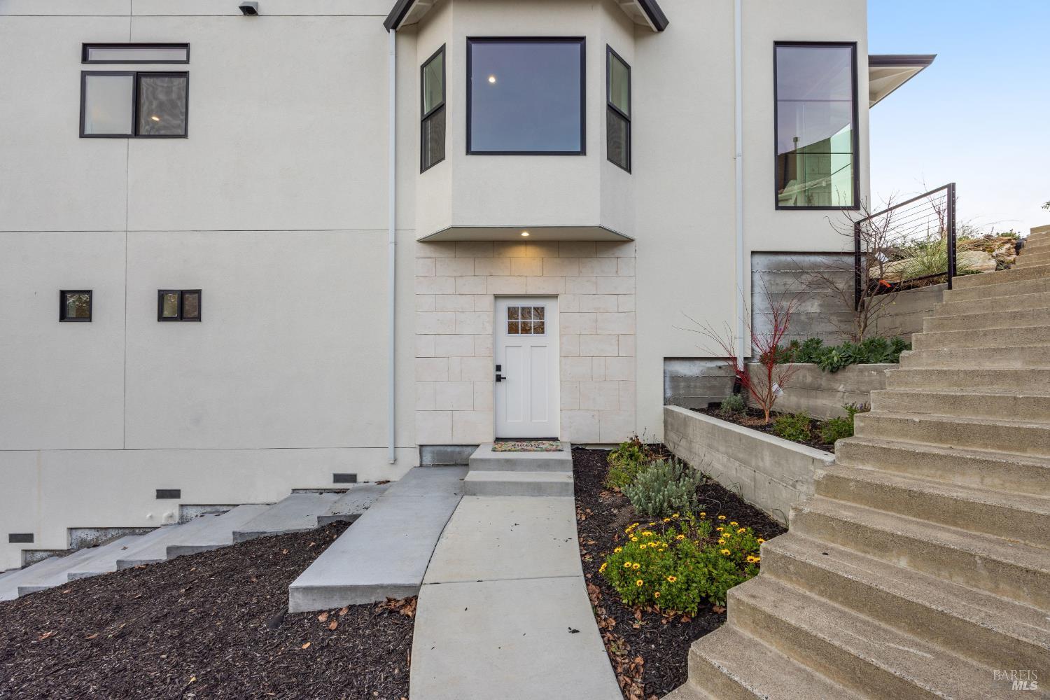 1966 Viewpointe Circle