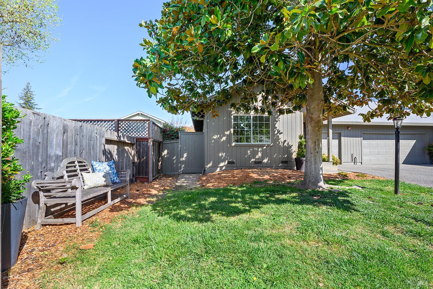 437 University Street