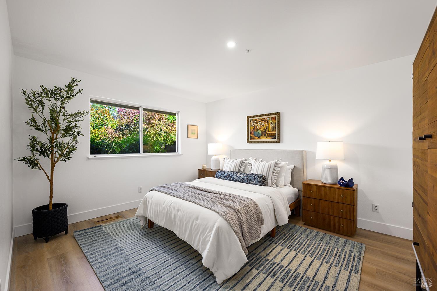 437 University Street