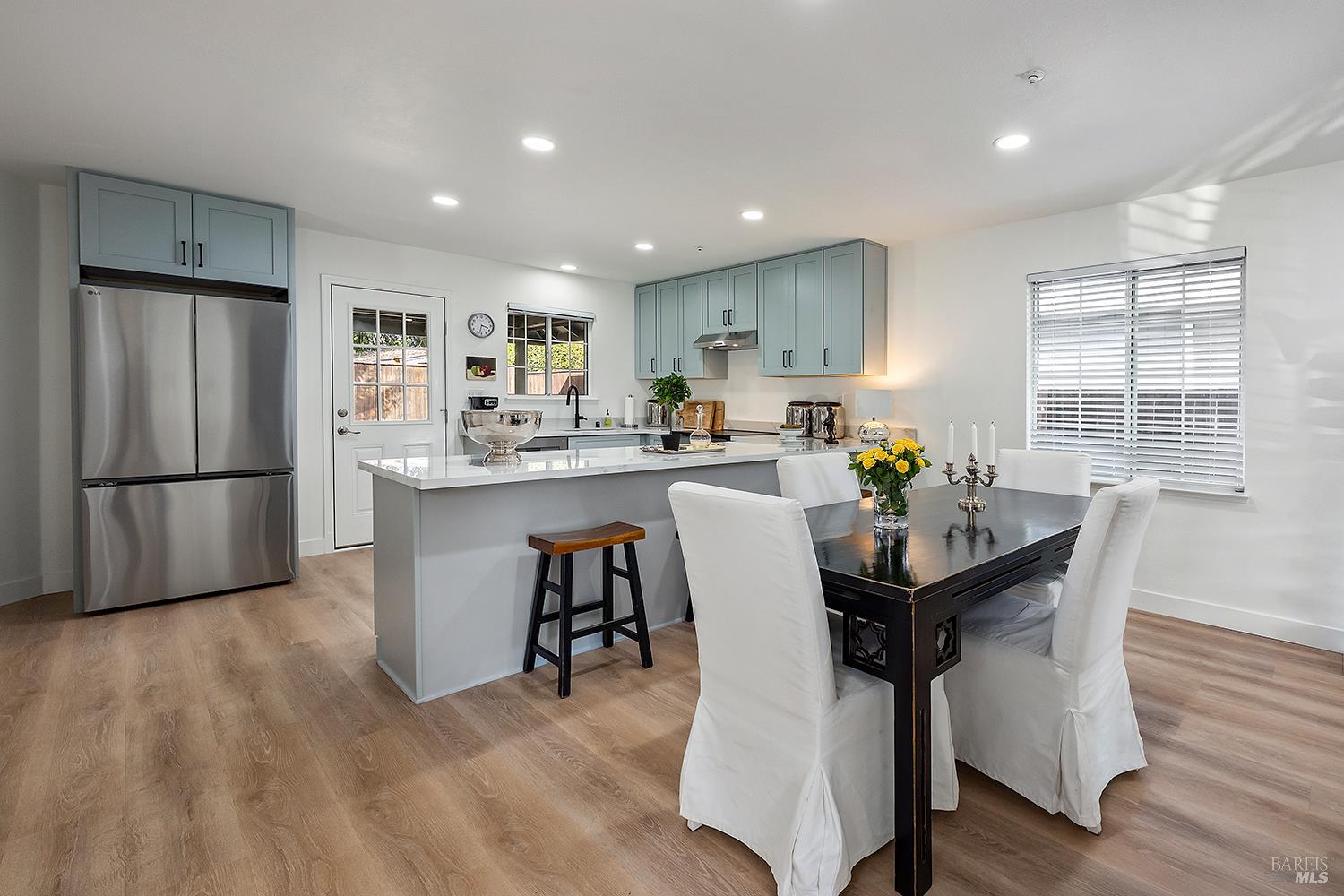 437 University Street