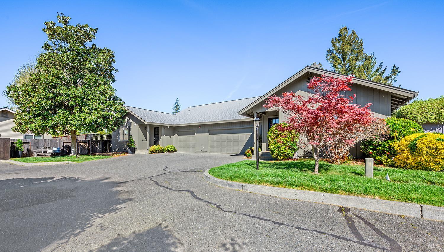 437 University Street