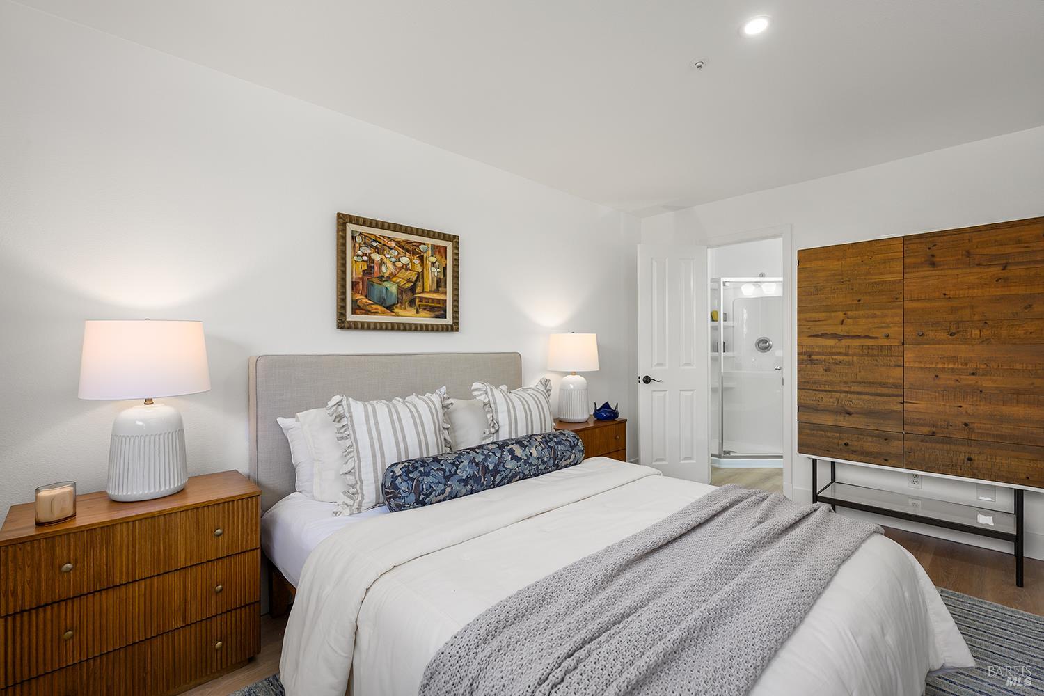 437 University Street