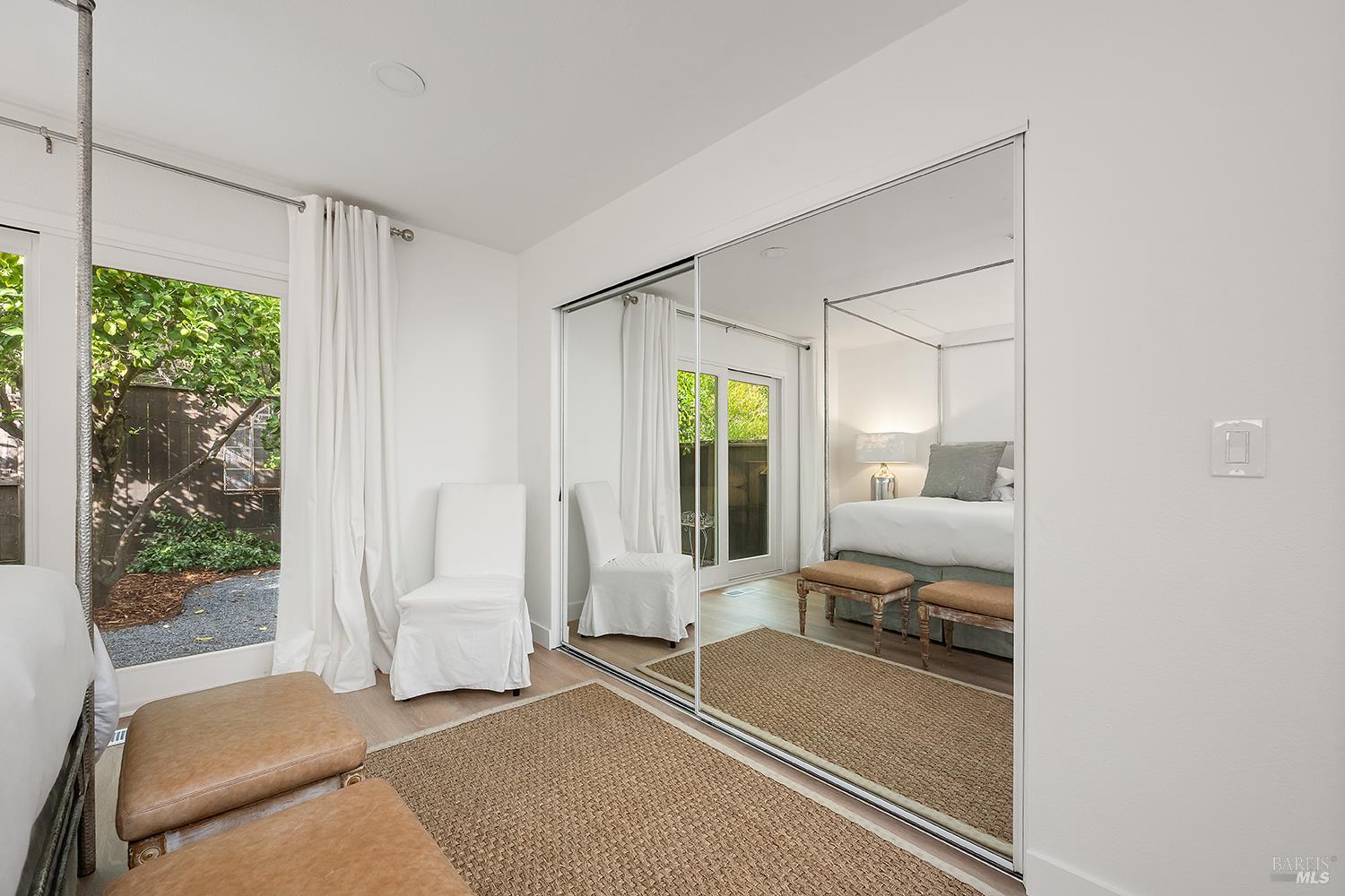 437 University Street