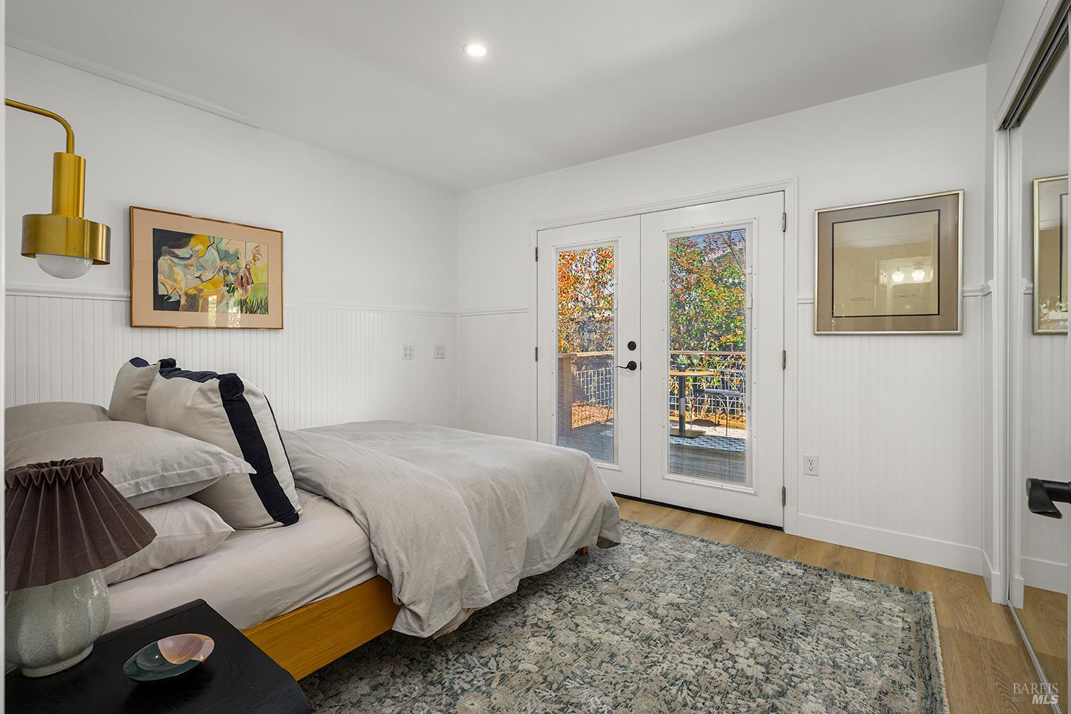 437 University Street