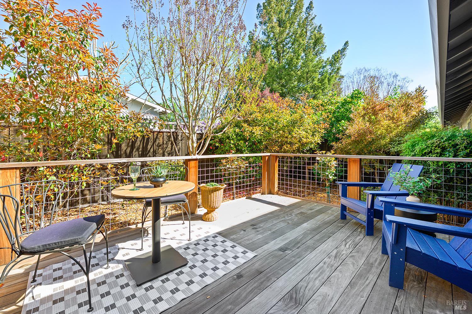 437 University Street