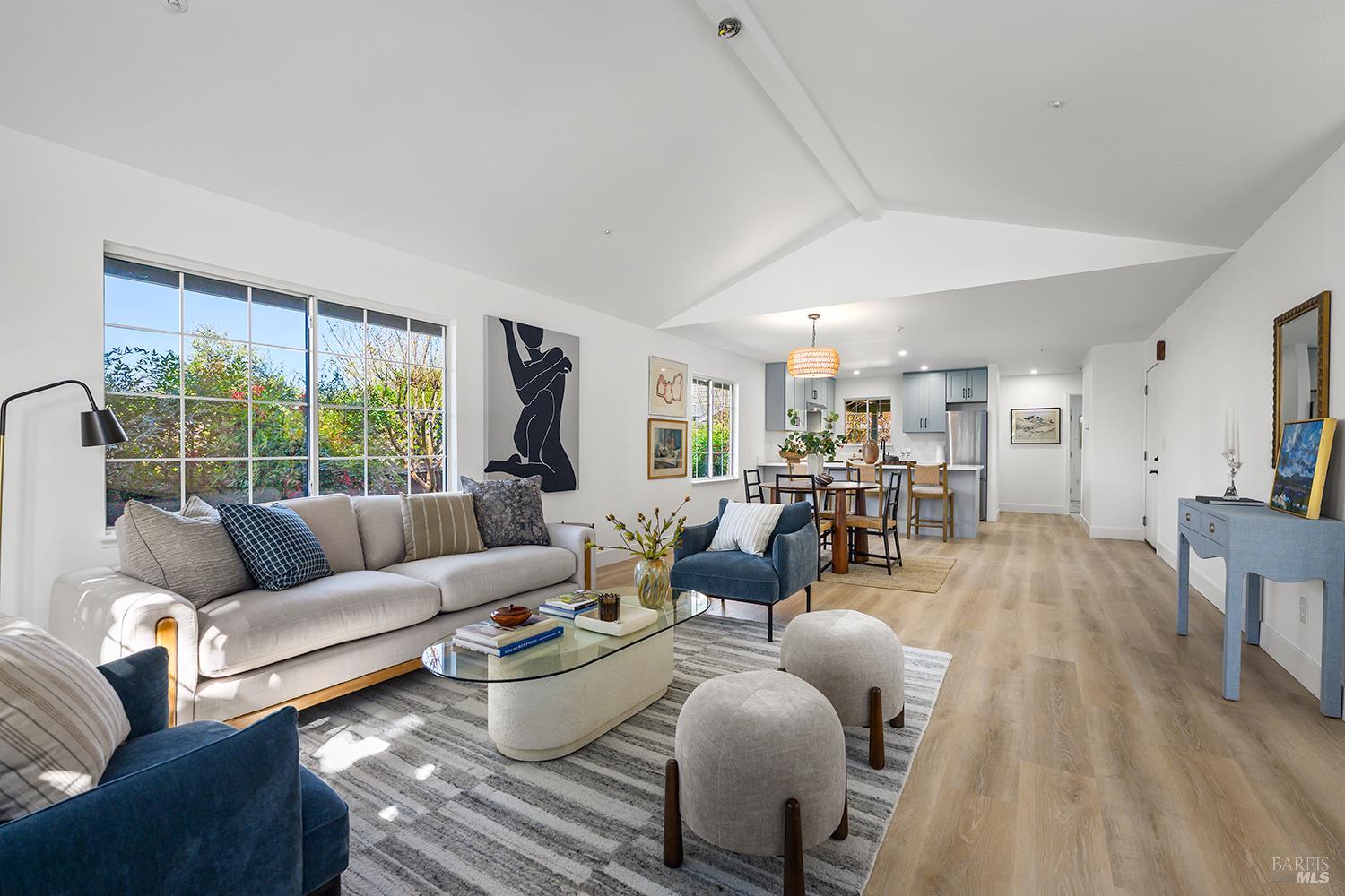 437 University Street