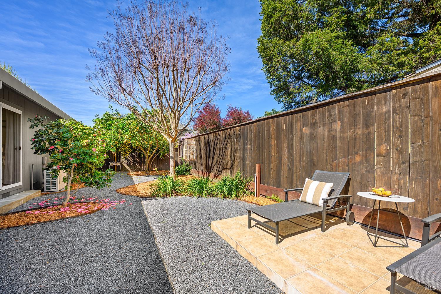 437 University Street