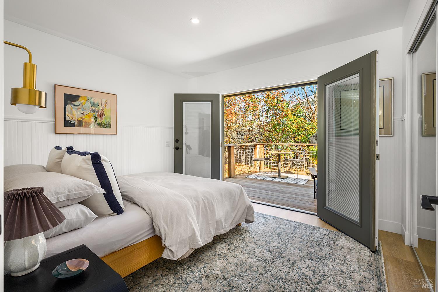 437 University Street