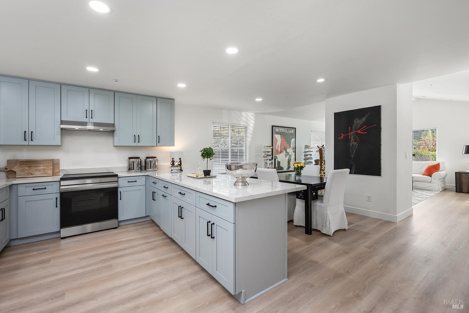 437 University Street