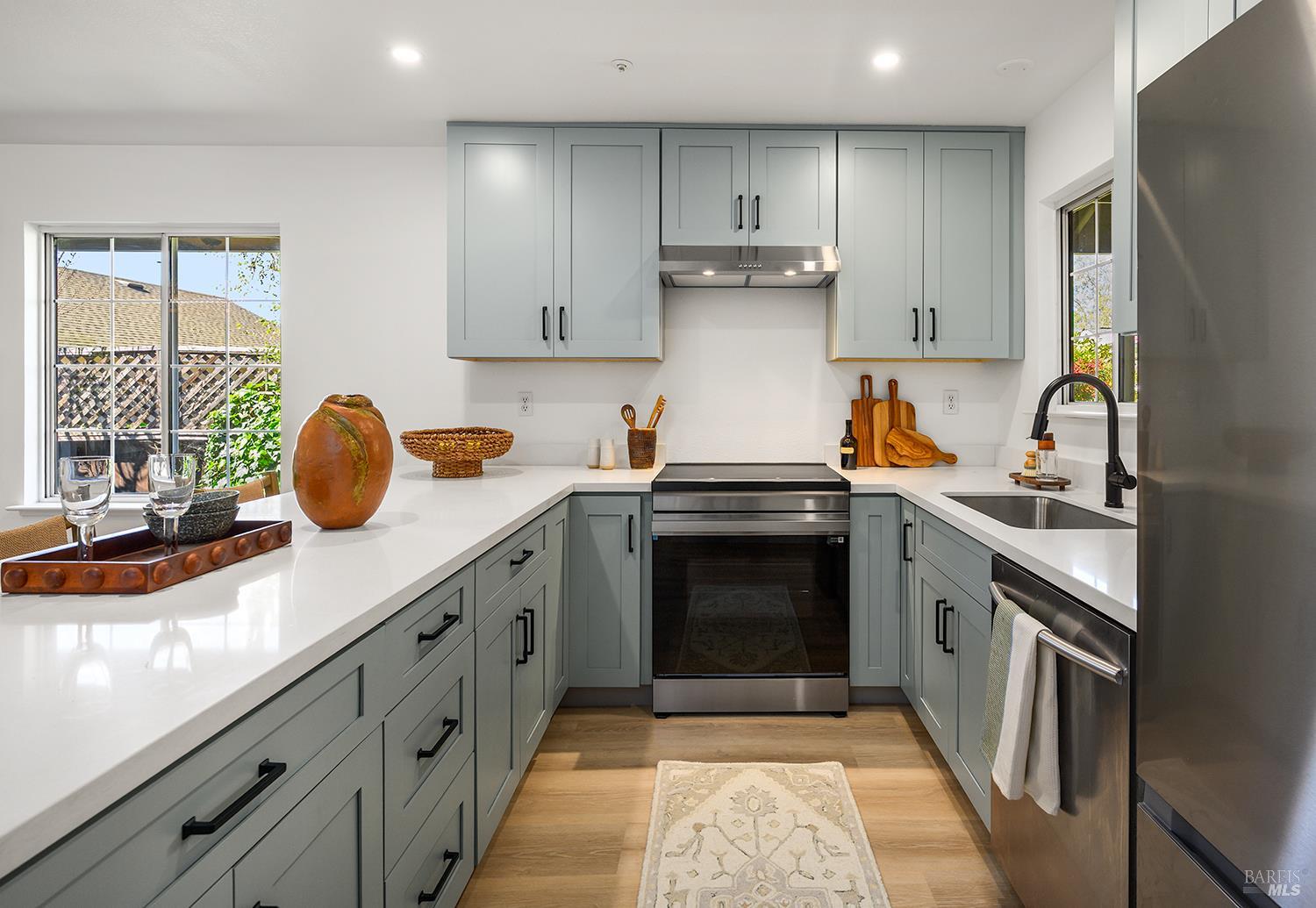 437 University Street