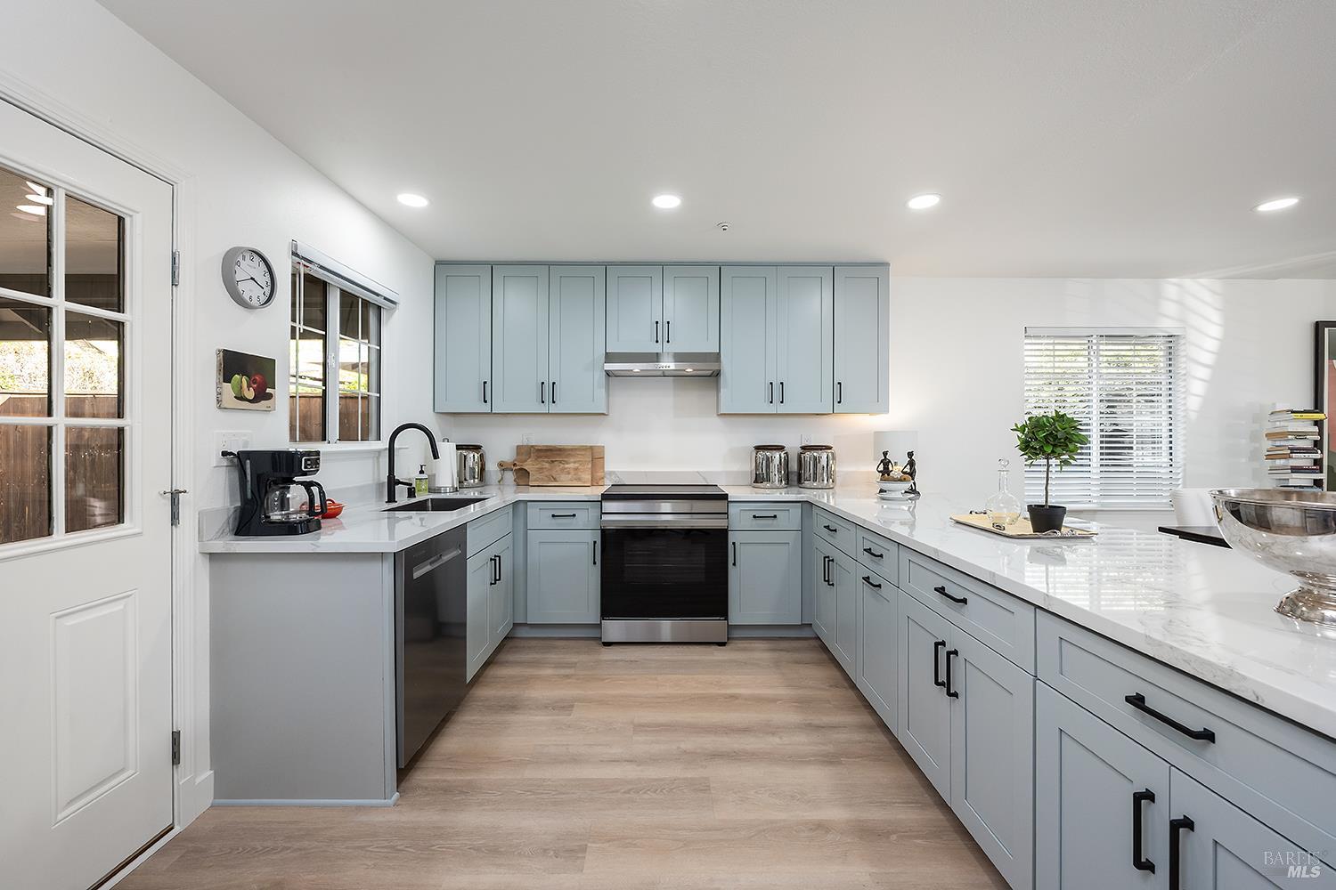 437 University Street