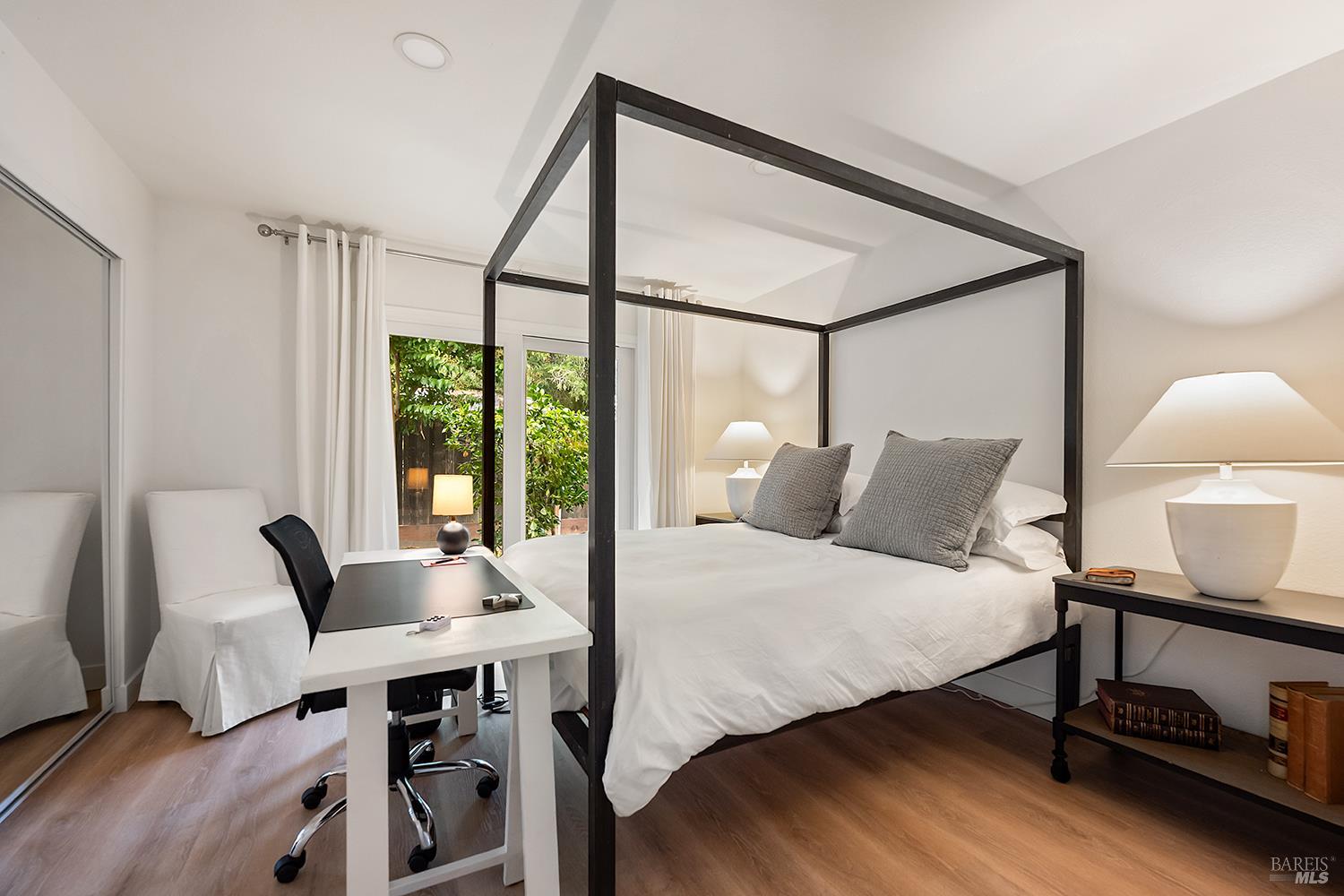 437 University Street