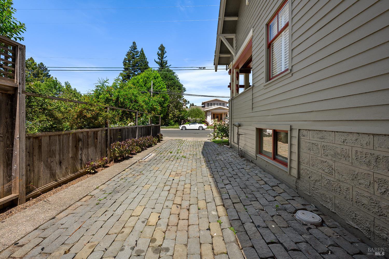 438 Matheson Street
