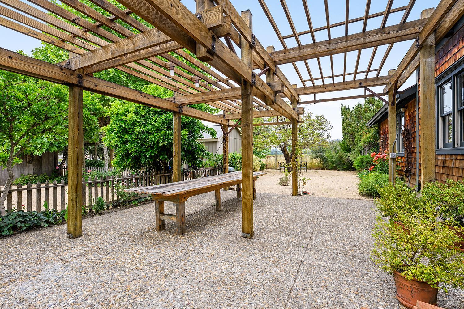 6017 Red Winery Road