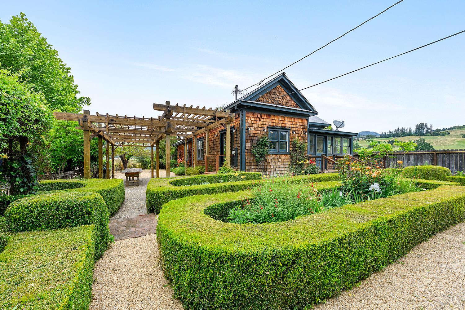 6017 Red Winery Road