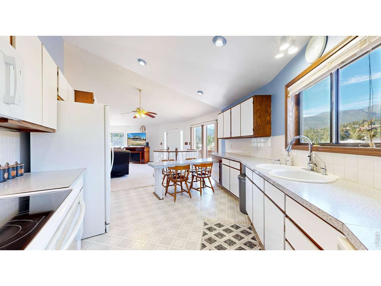 2408 Longview Dr