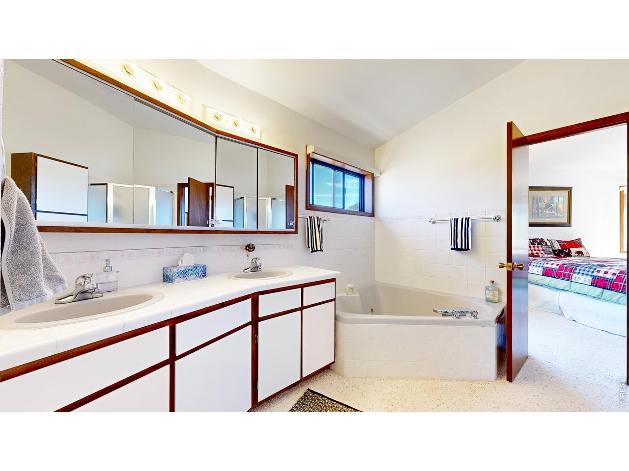 2408 Longview Dr