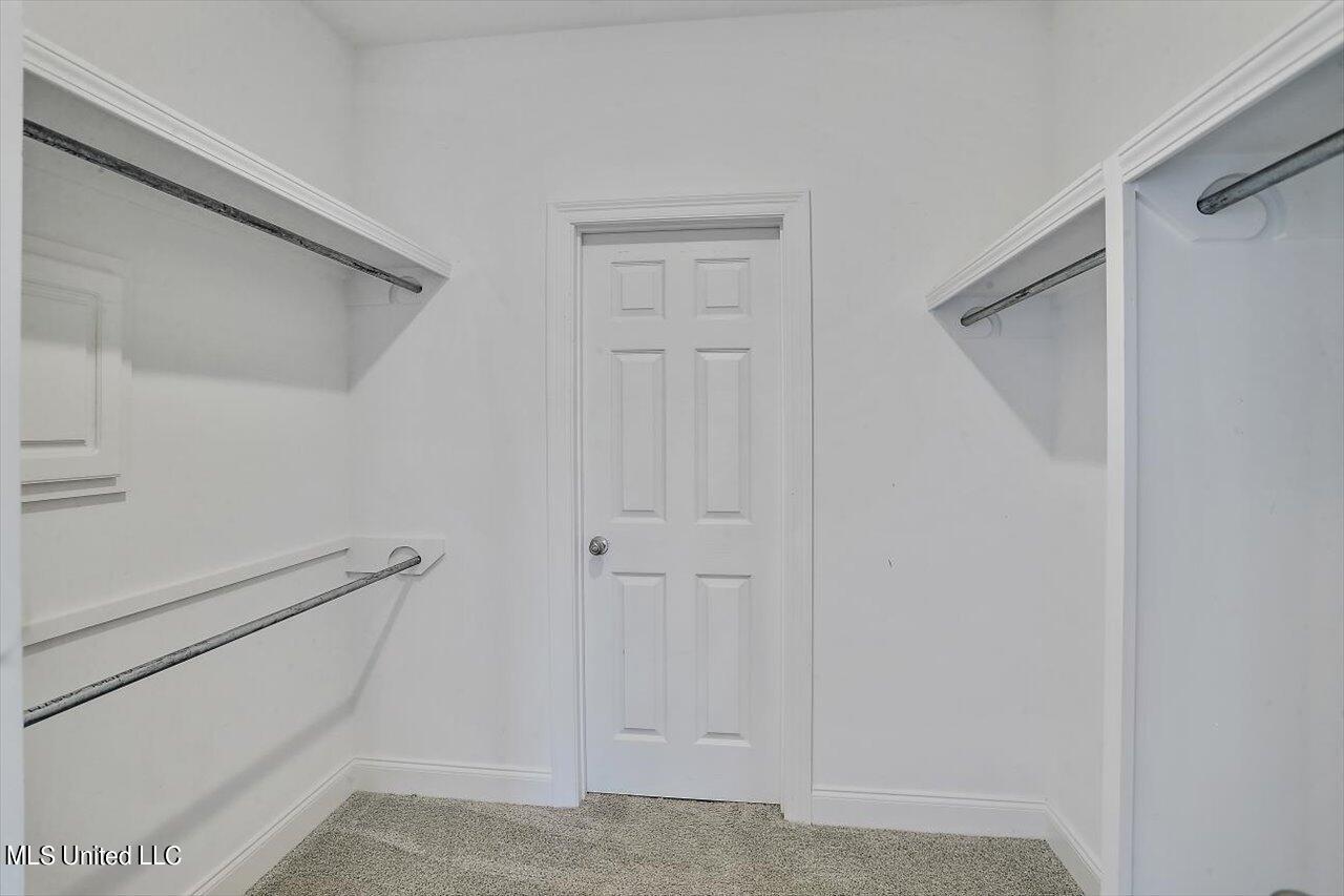 221 Chartleigh Circle