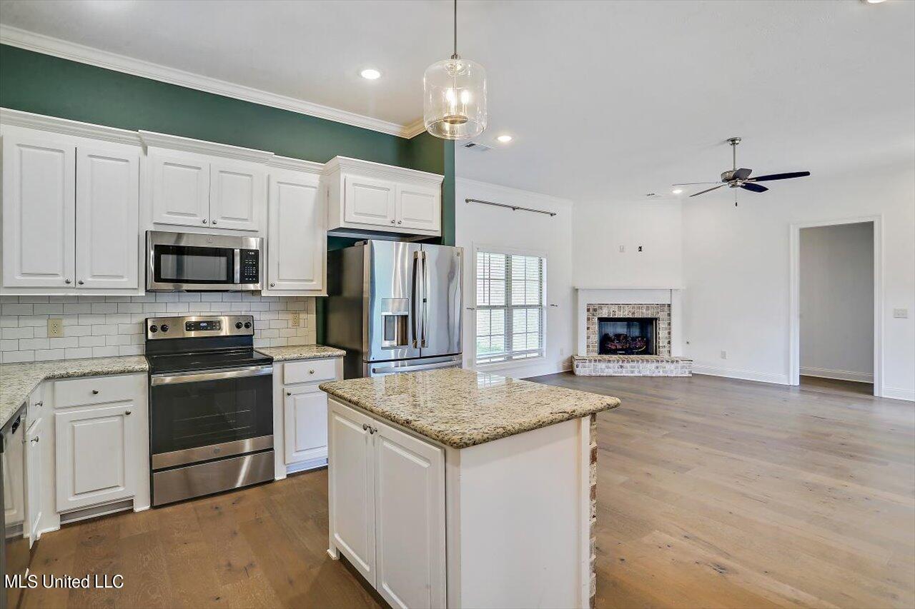 221 Chartleigh Circle