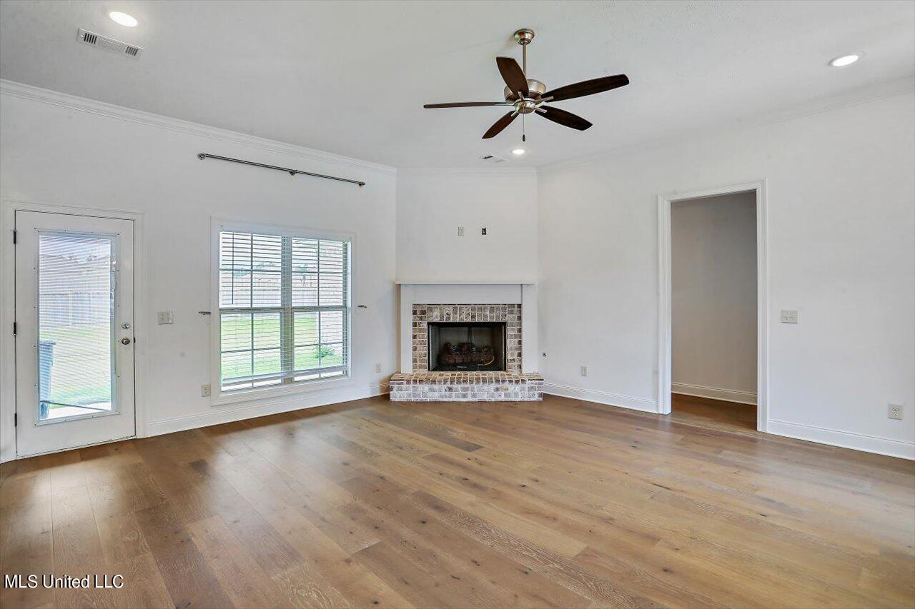 221 Chartleigh Circle