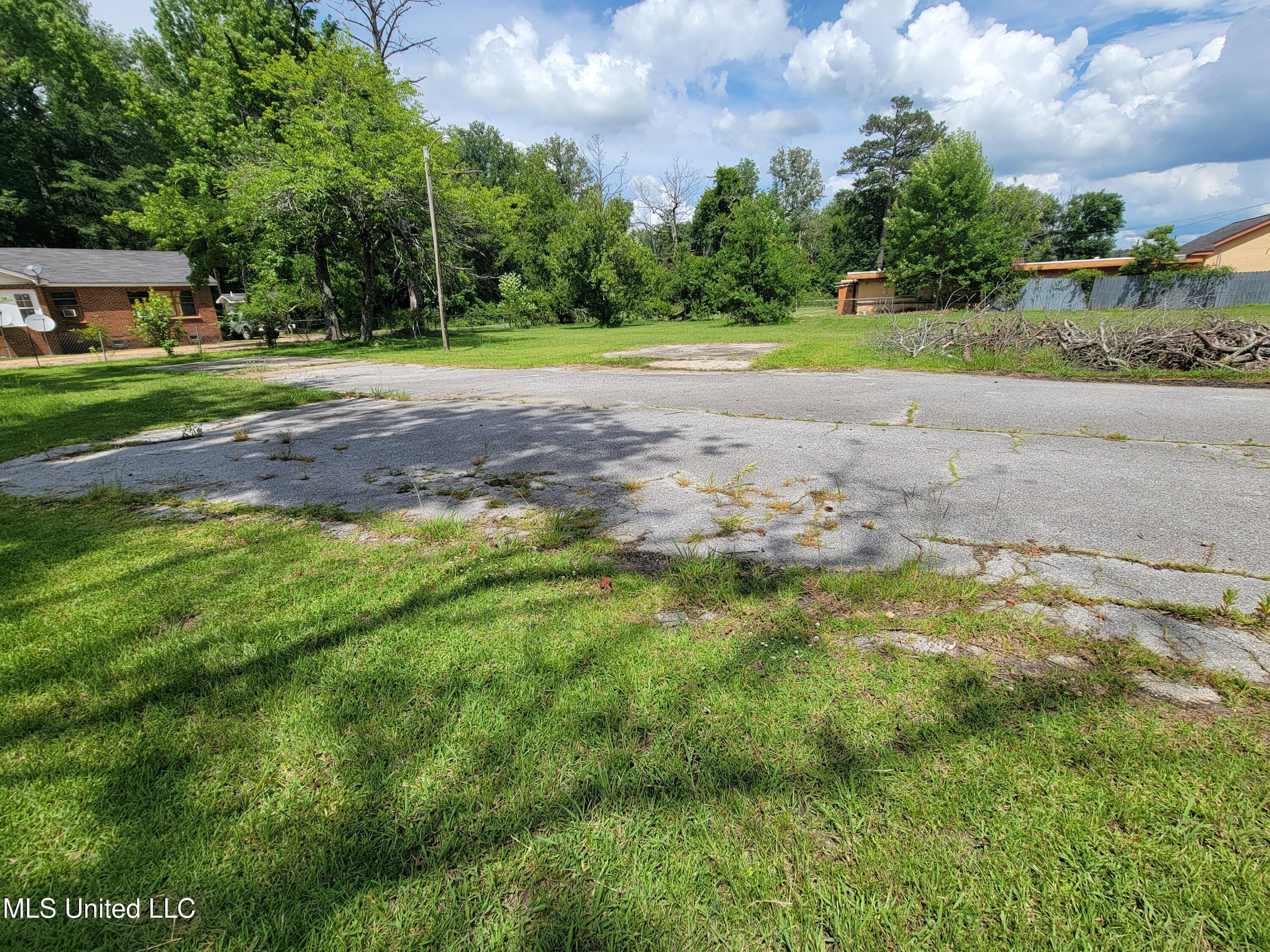 1505 E 3rd Street