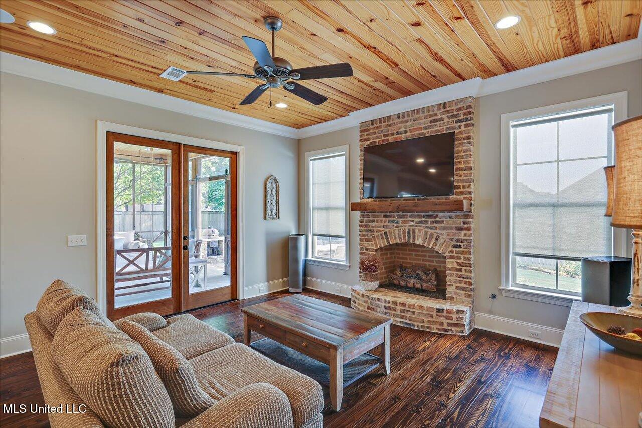111 Wingspan Way