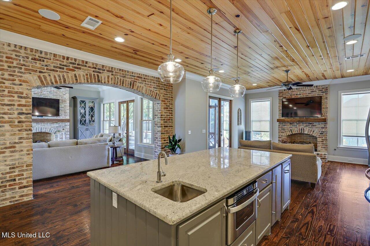 111 Wingspan Way