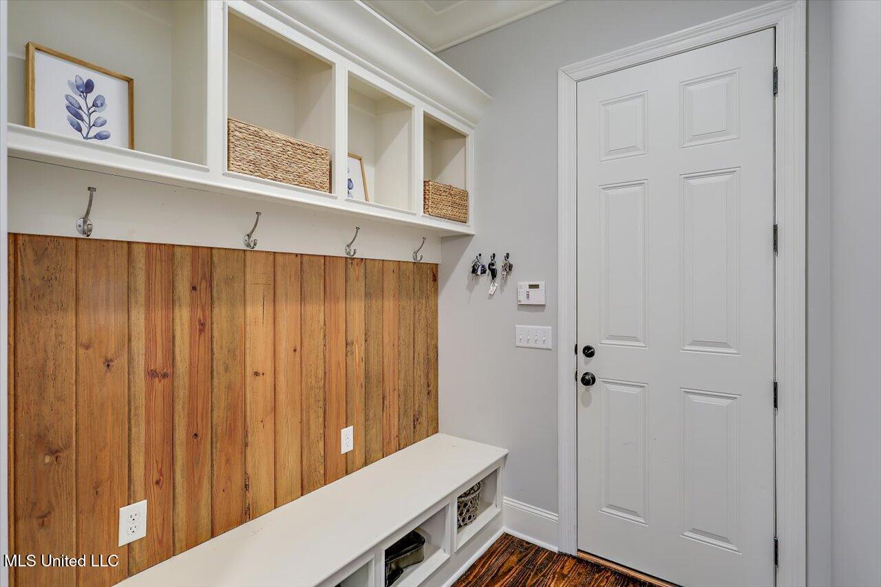 111 Wingspan Way