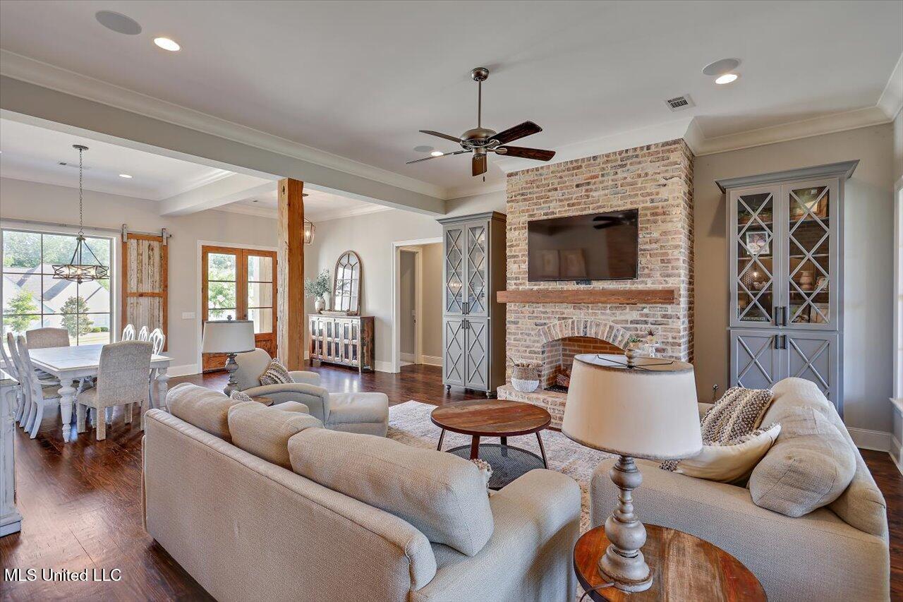 111 Wingspan Way