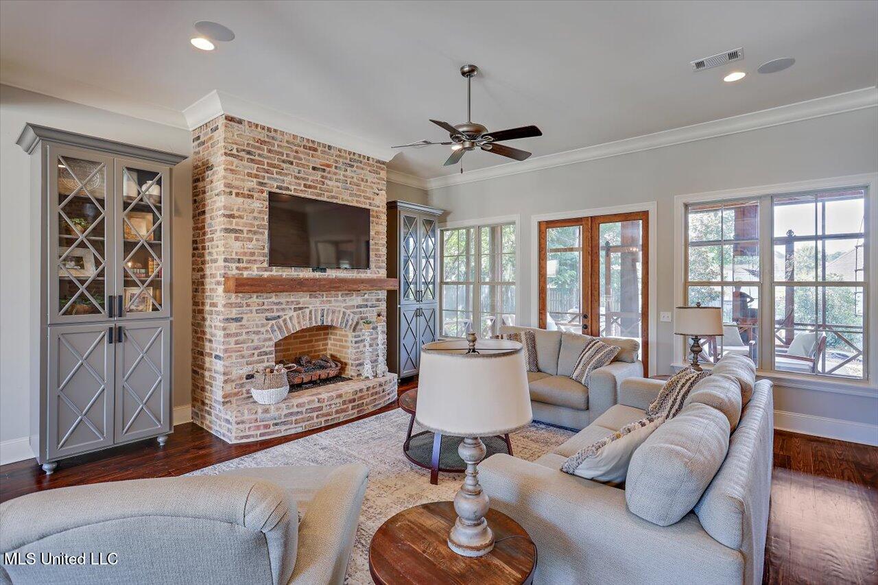 111 Wingspan Way