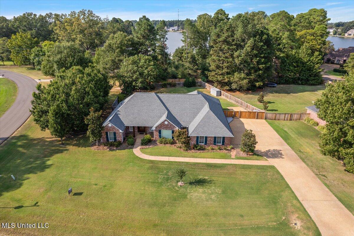100 Waterford Lane