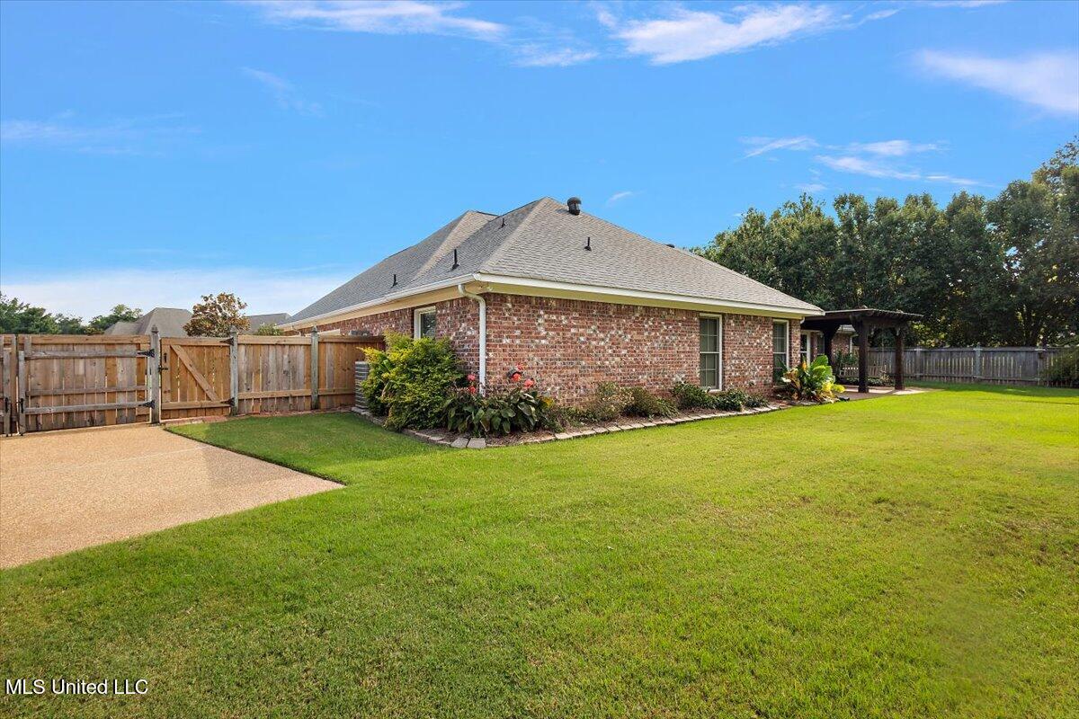 100 Waterford Lane