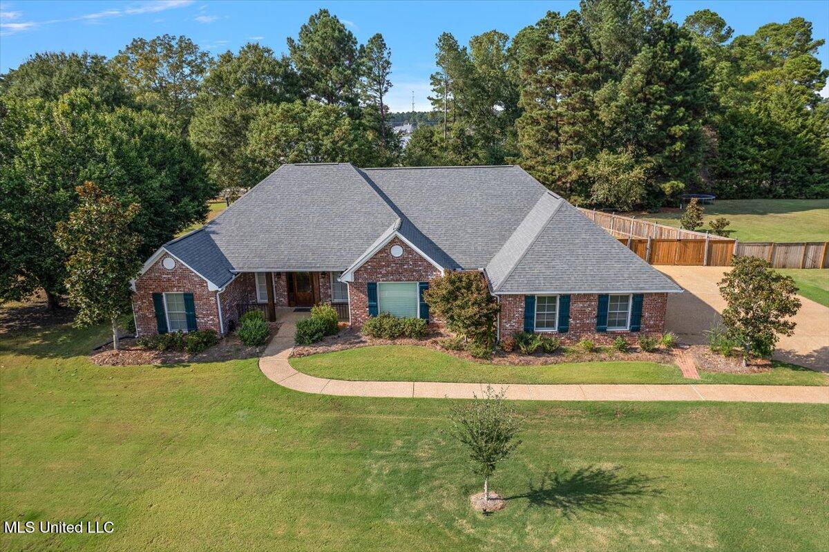 100 Waterford Lane