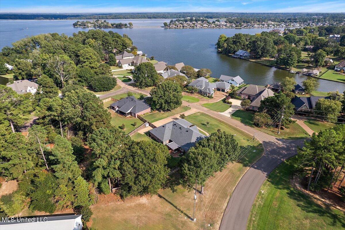 100 Waterford Lane