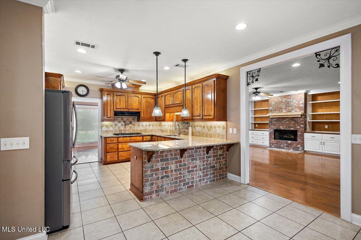 100 Waterford Lane