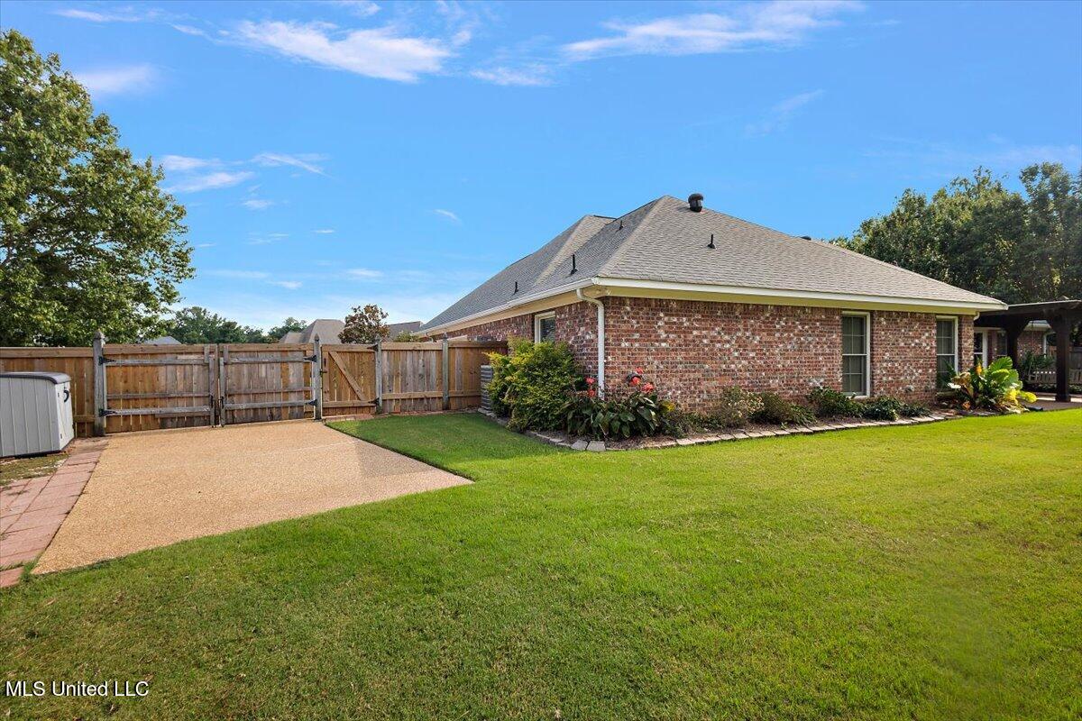100 Waterford Lane