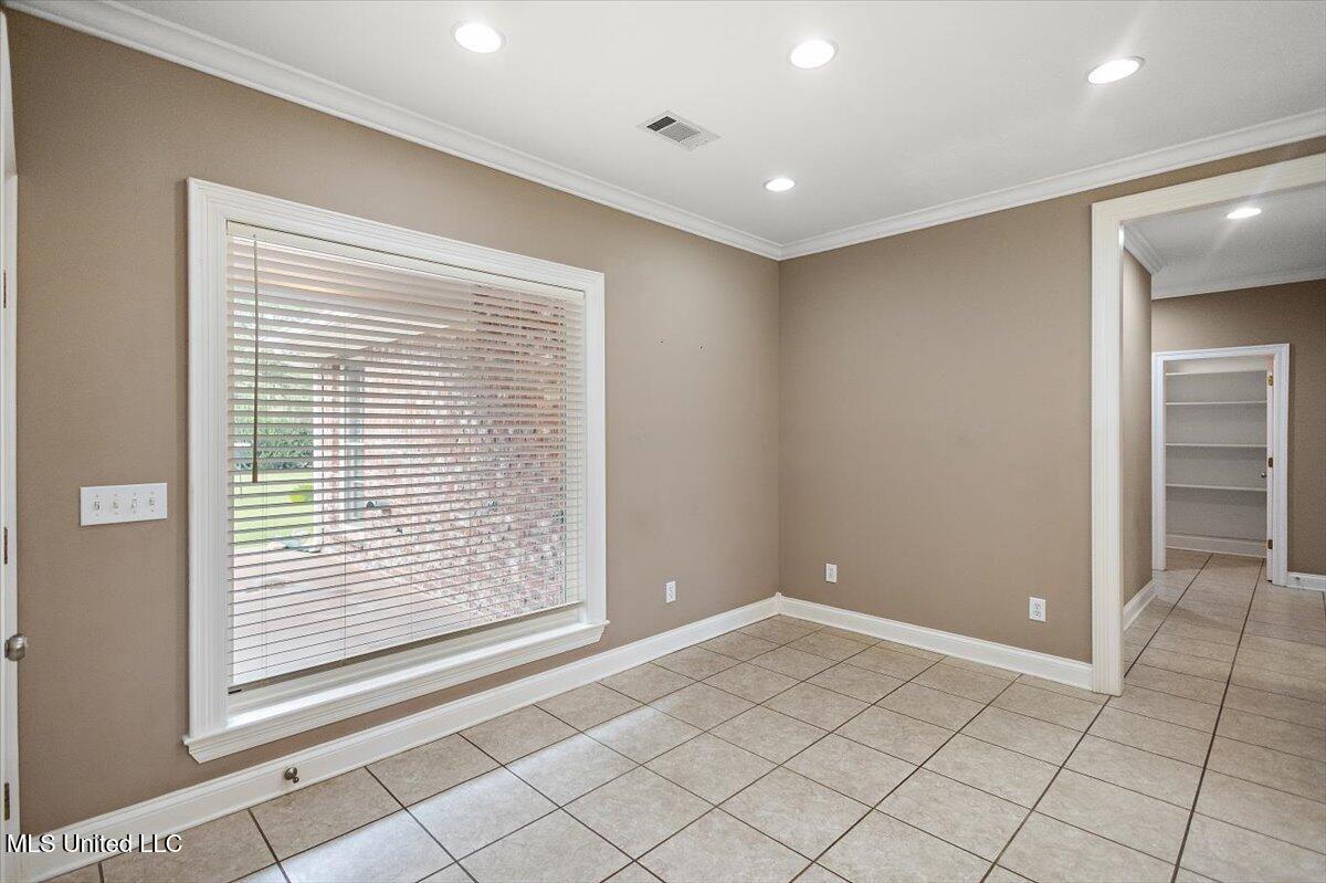 100 Waterford Lane