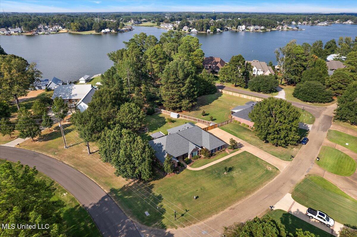 100 Waterford Lane