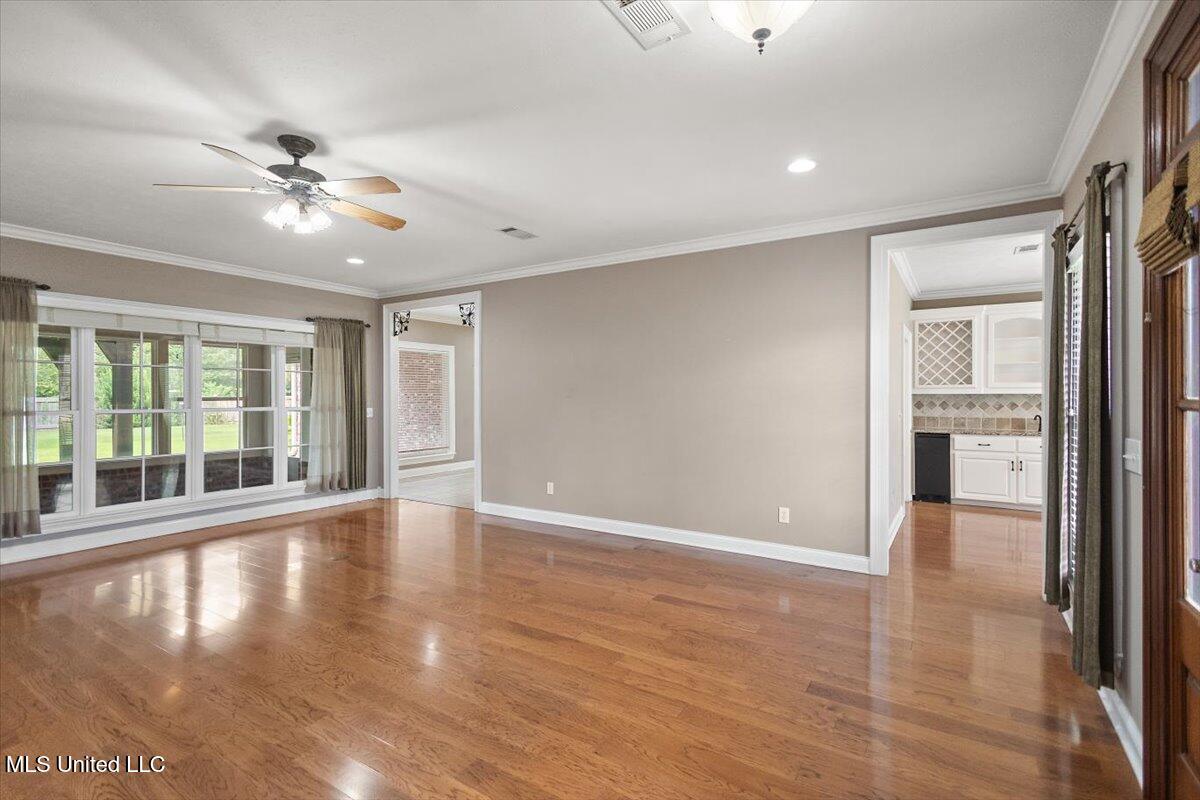 100 Waterford Lane