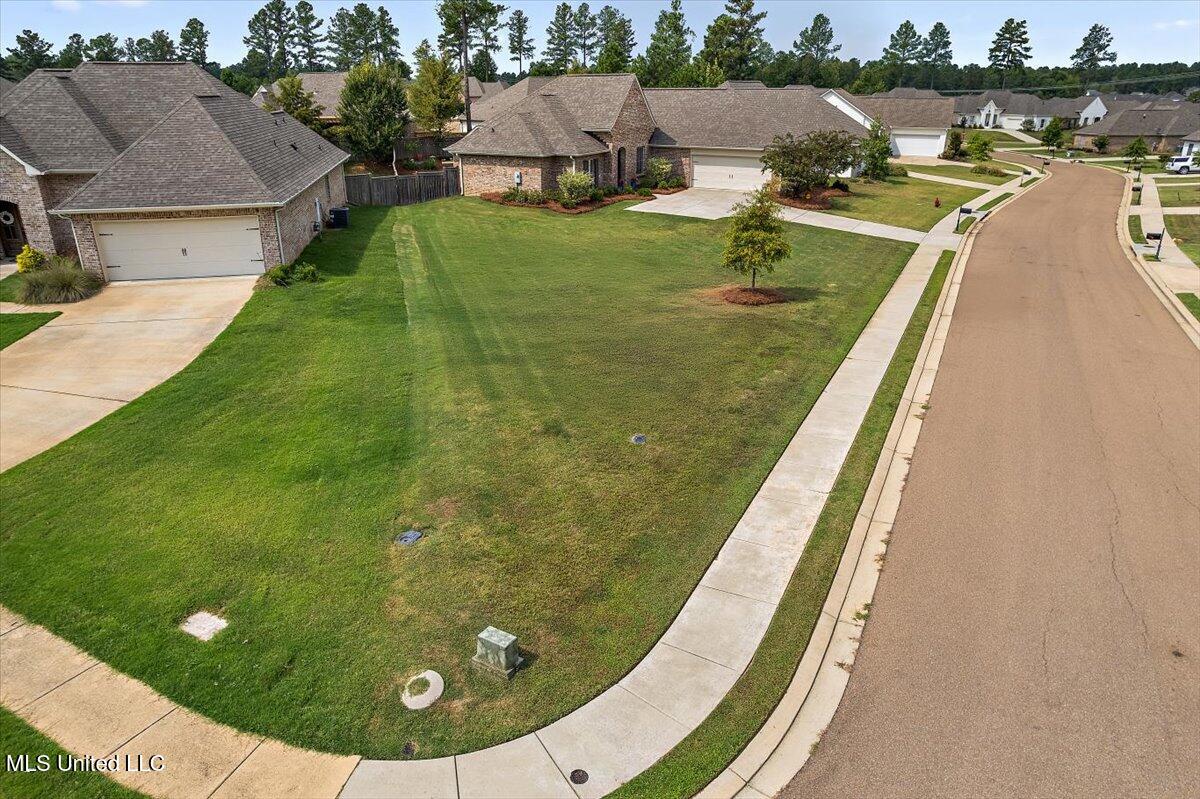 111 Hampton Trail